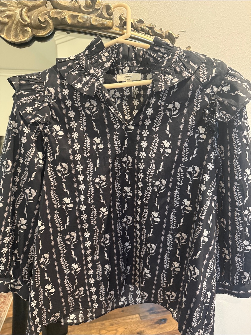 Women's Black  Entro Floral Ruffle  Top L